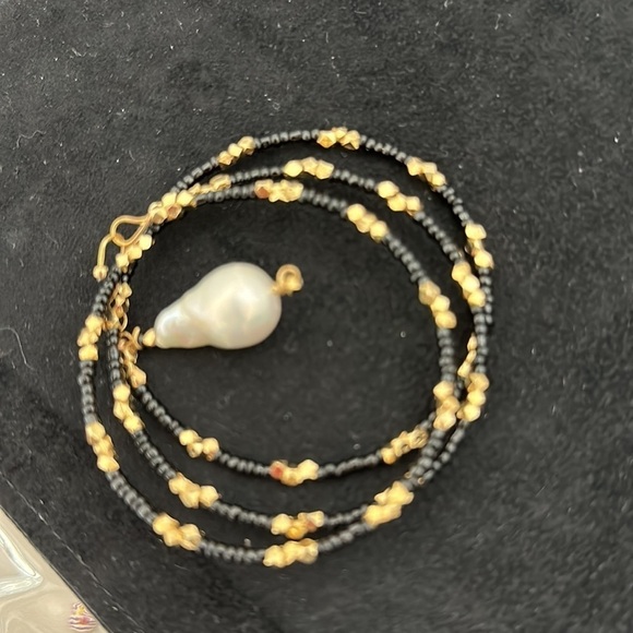 Bangle Bracelet - Wired Bracelet Covered With Black As Well As Gold Tone Beads. - Picture 2 of 6